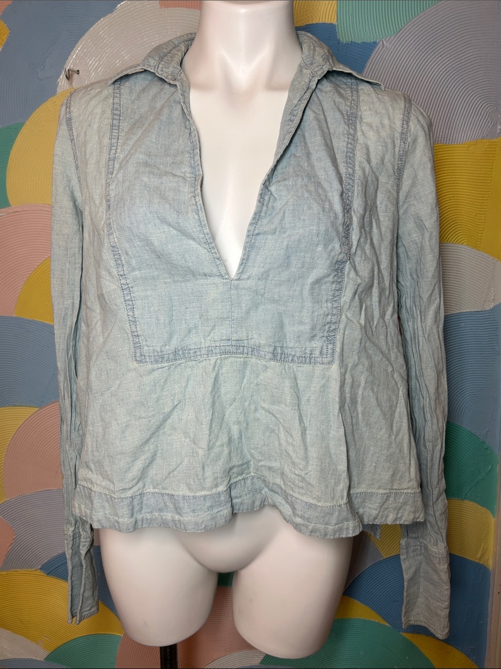 Free People Light Wash Chambray V-Neck Pullover Top sz L